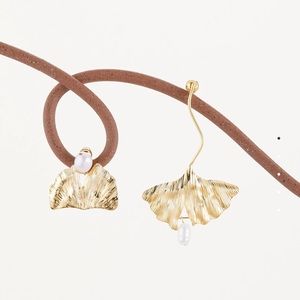 Cult Gaia Kara Earrings